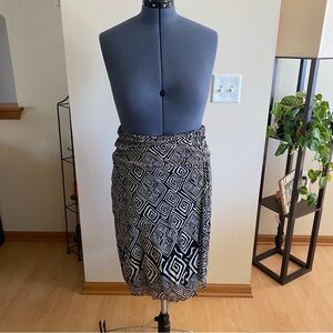 W Women’s Black And Tan Geometric Print Stretch Pull-On Knee-Length Skirt, Sz L